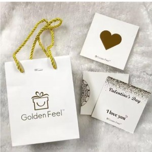 Tištěné luxusní malé recyklovanénákupní tašky dárkové papírové tašky s obchodnímnázvem pro balení šperků s rukojetí